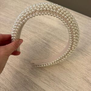 Elegant Pearl-Embellished Headband